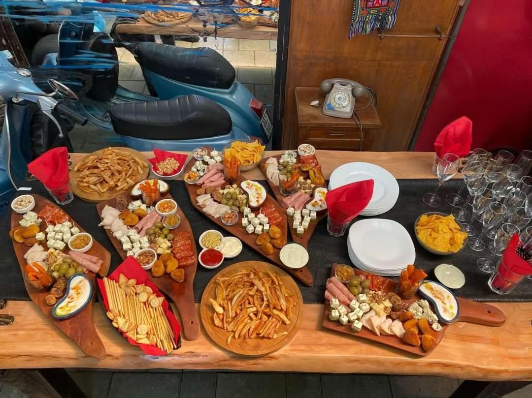 Divina Hostel Tiranë Eksteriør bilde