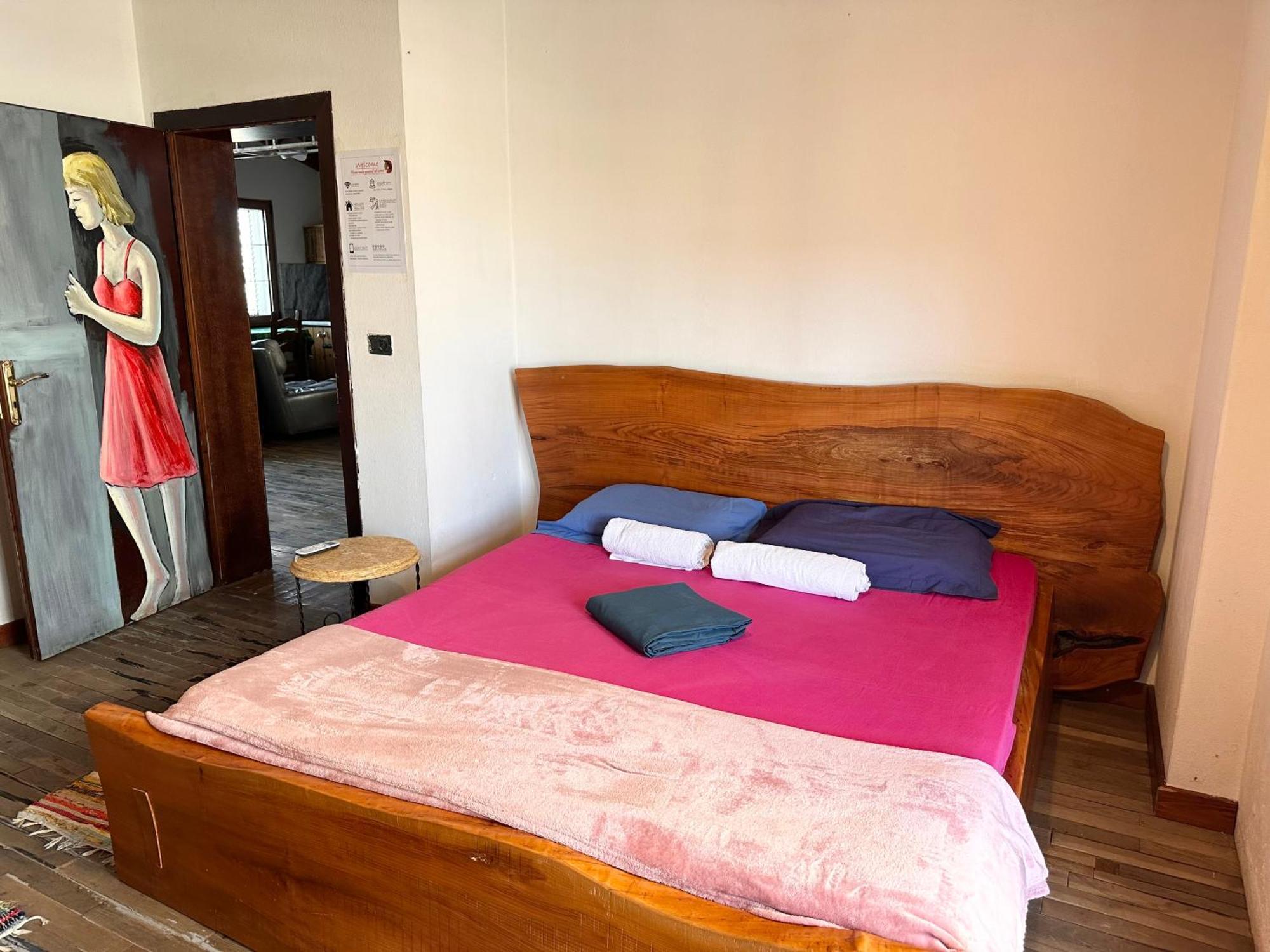 Divina Hostel Tiranë Eksteriør bilde
