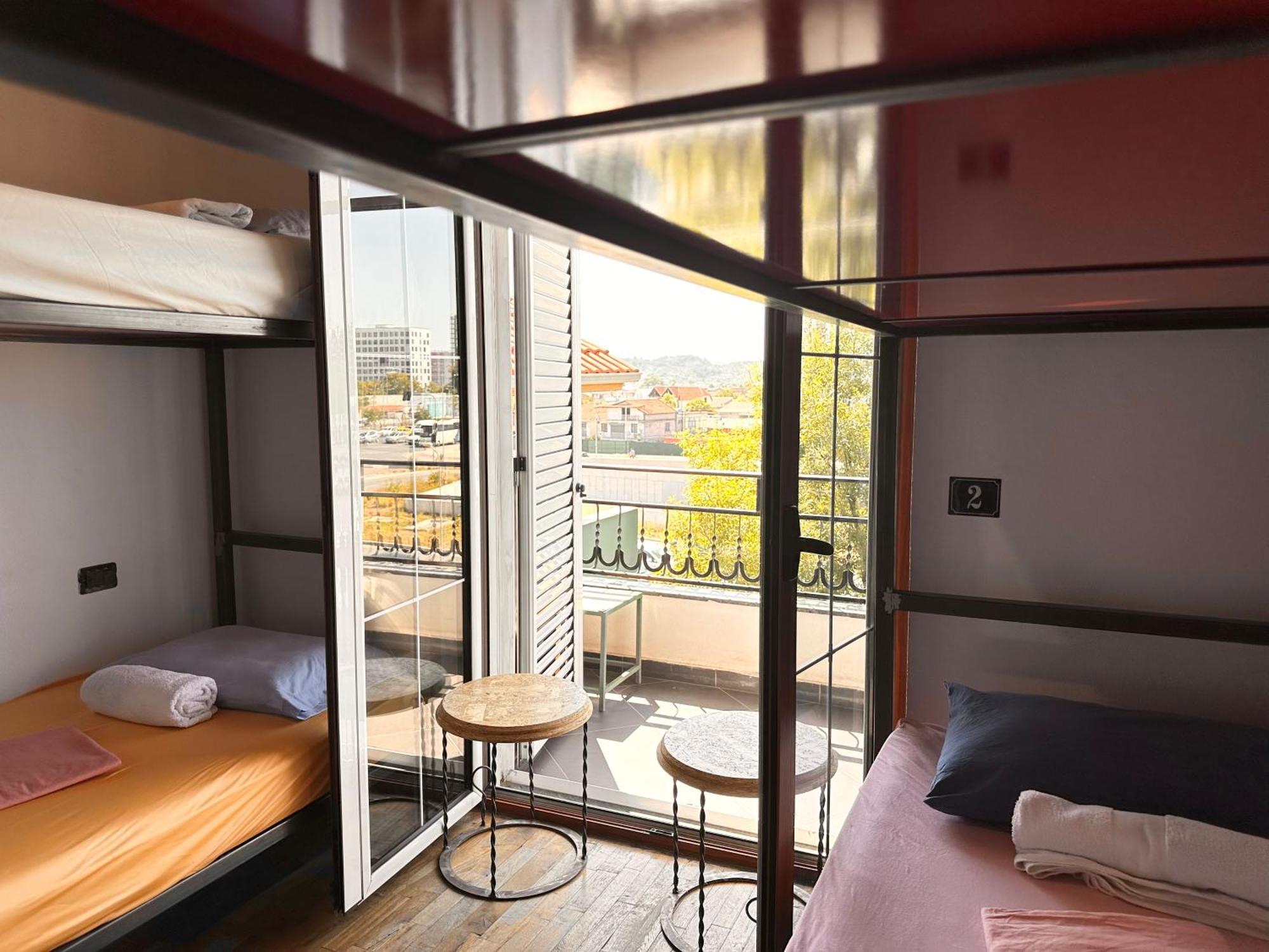 Divina Hostel Tiranë Eksteriør bilde
