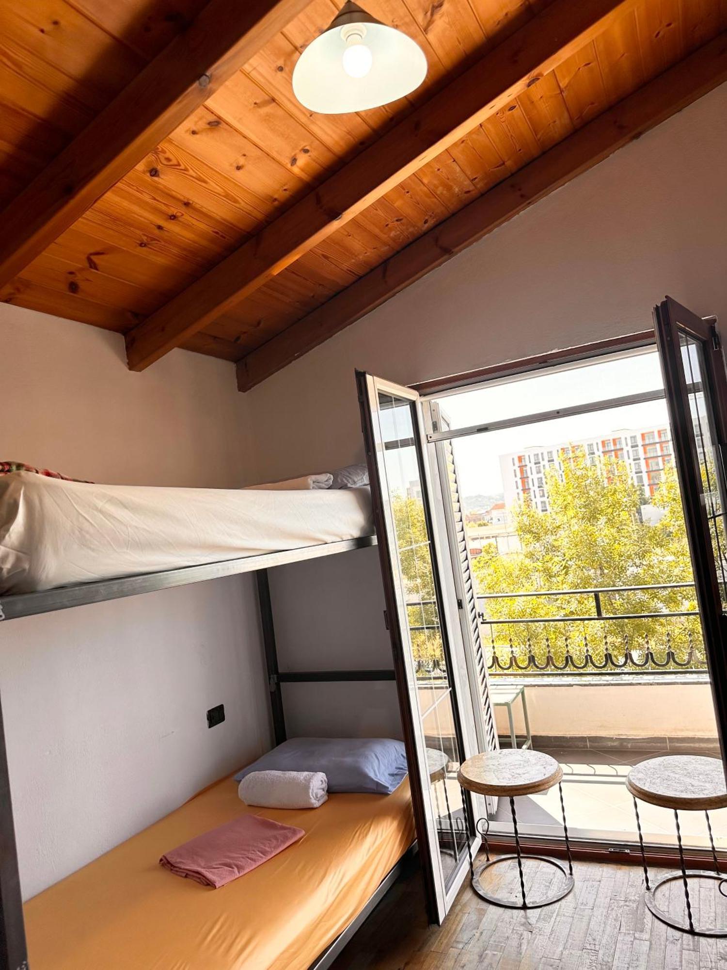 Divina Hostel Tiranë Eksteriør bilde